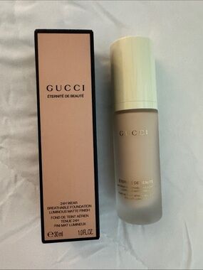 Gucci Éternité de Beauté Breathable Foundation — Beige Fair (112C)